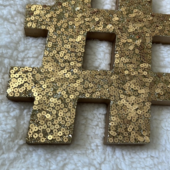 Gold sequin hashtag sign - Picture 2 of 5